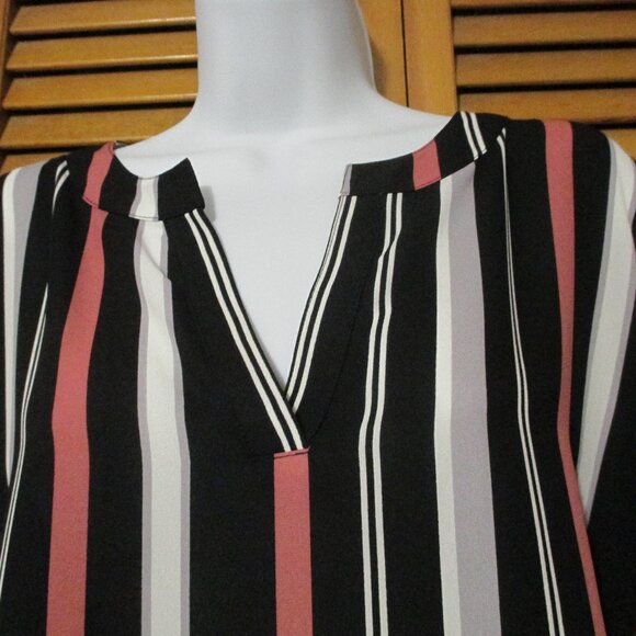 Cato top V neck black, white & brick colors, 3/4 sleeves like new size L - Picture 4 of 7